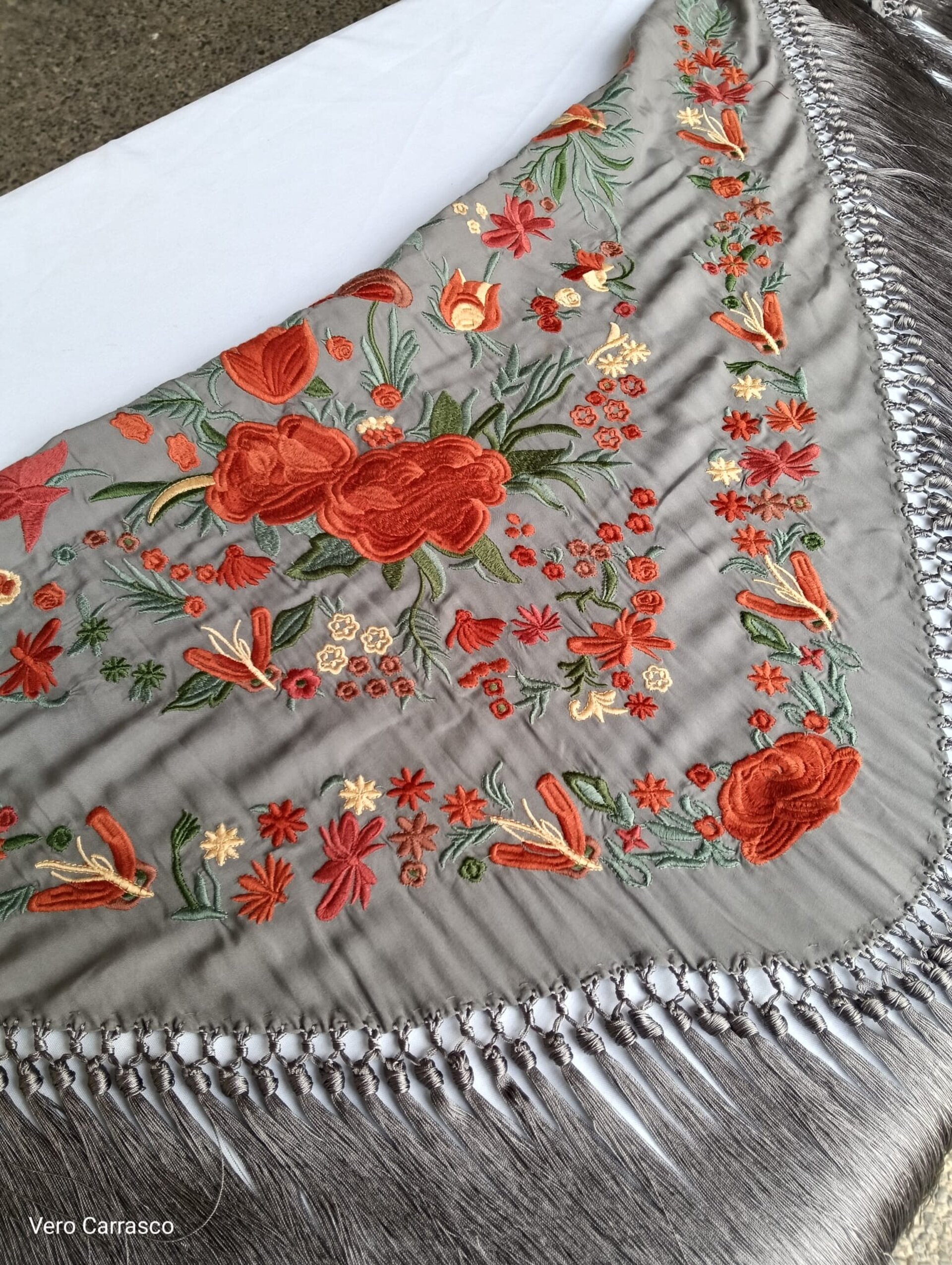 Mantón Soleá gris cemento - 1